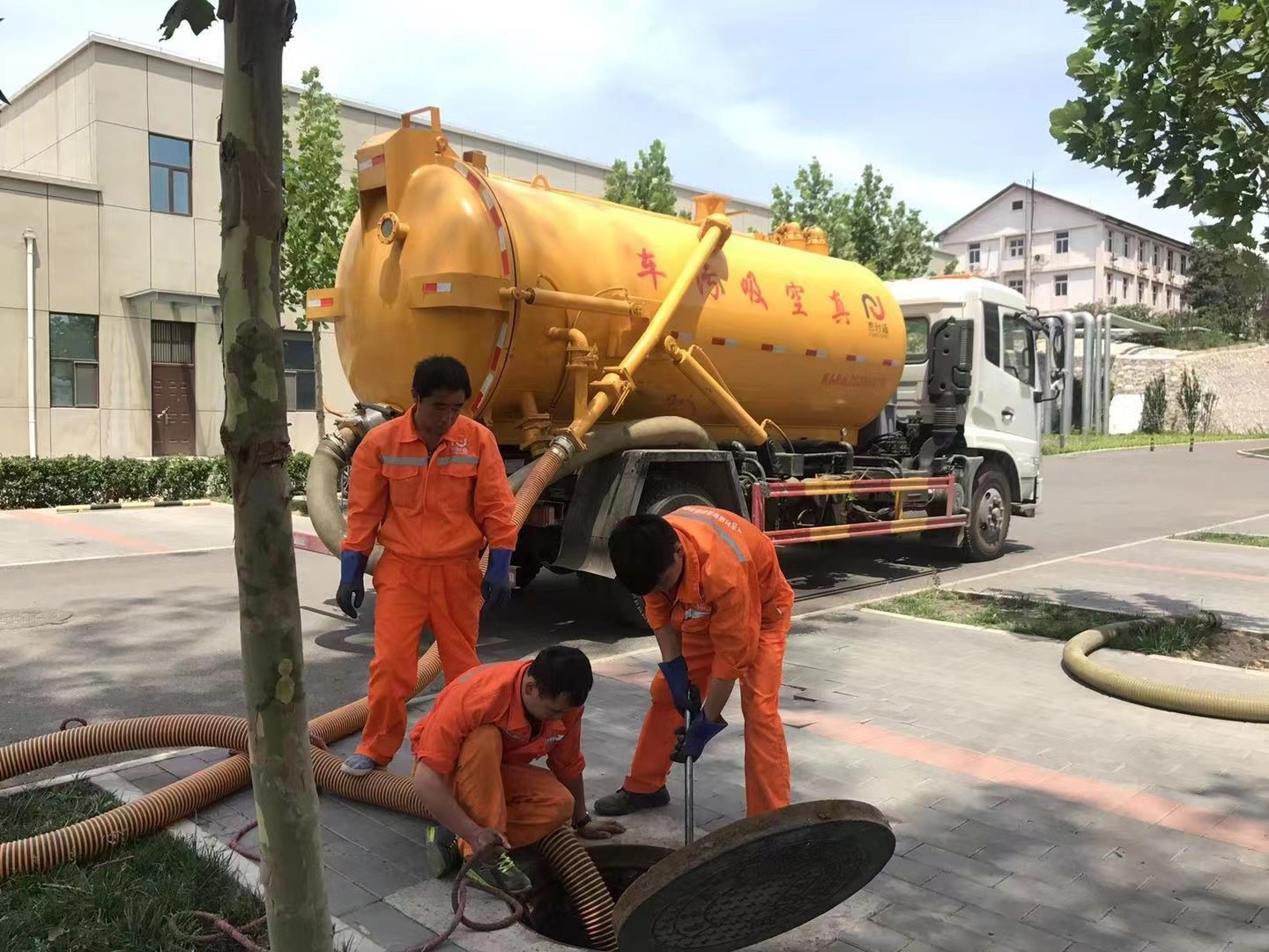 剑川化粪池清理与5-8吨吸粪车施工效率分析